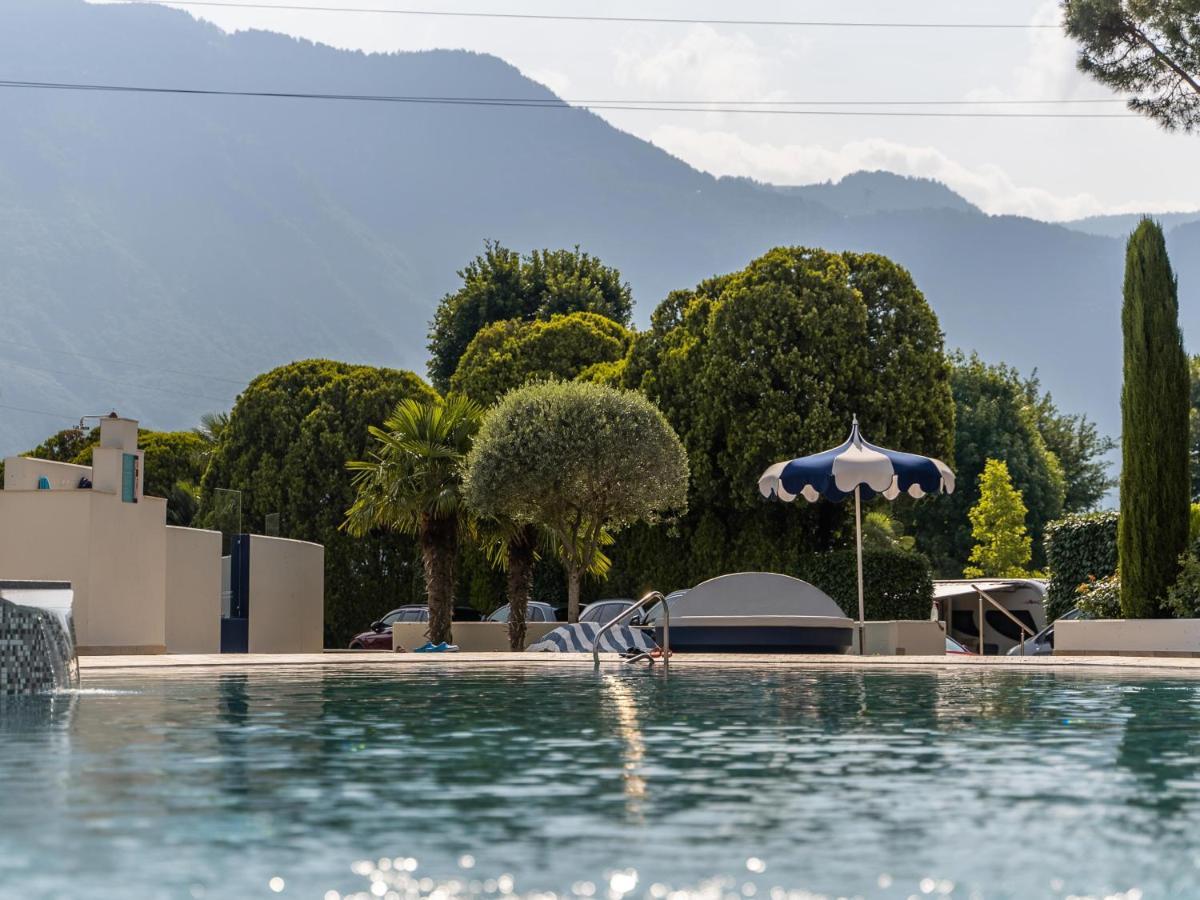 Schlosshof Charme Resort - Hotel & Camping Lana Exteriör bild